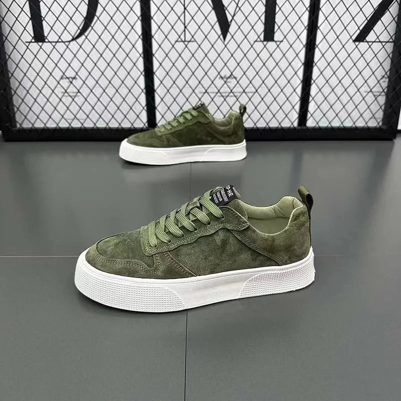 Men's shoes 2025 leather face fashionable and versatile trend casual board shoes soft soled low top shoes for men
